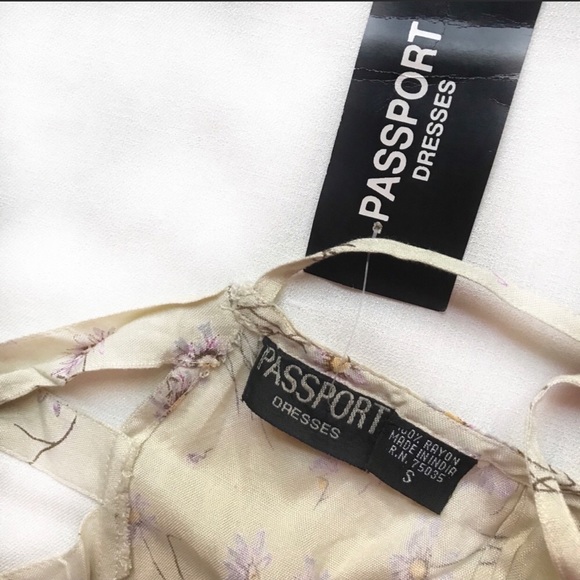 🌸CUTE! Floral crisscross back romper 90s core - Picture 4 of 5